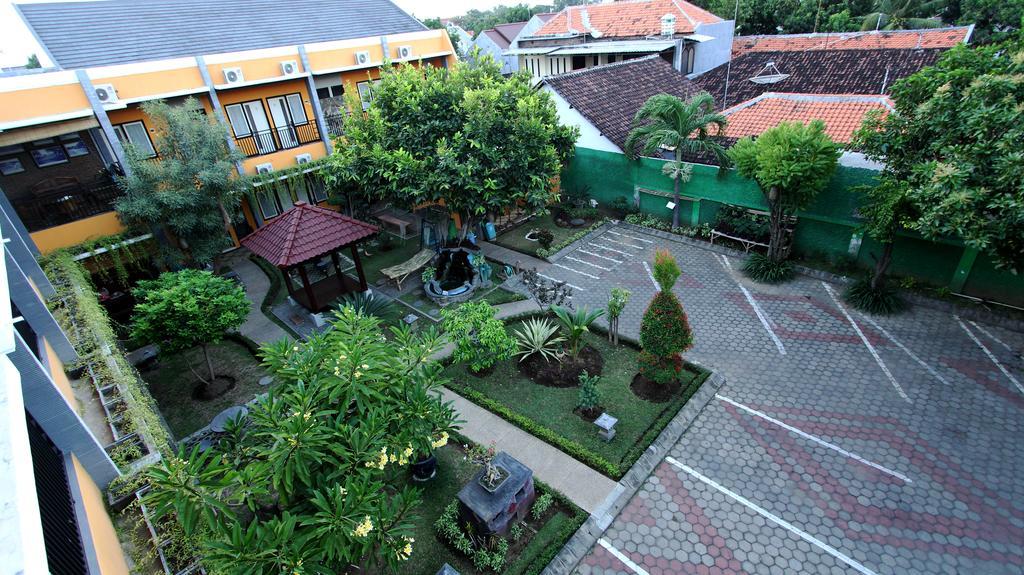 Guest House Rumah Wahidin Syariah Probolinggo Exterior foto